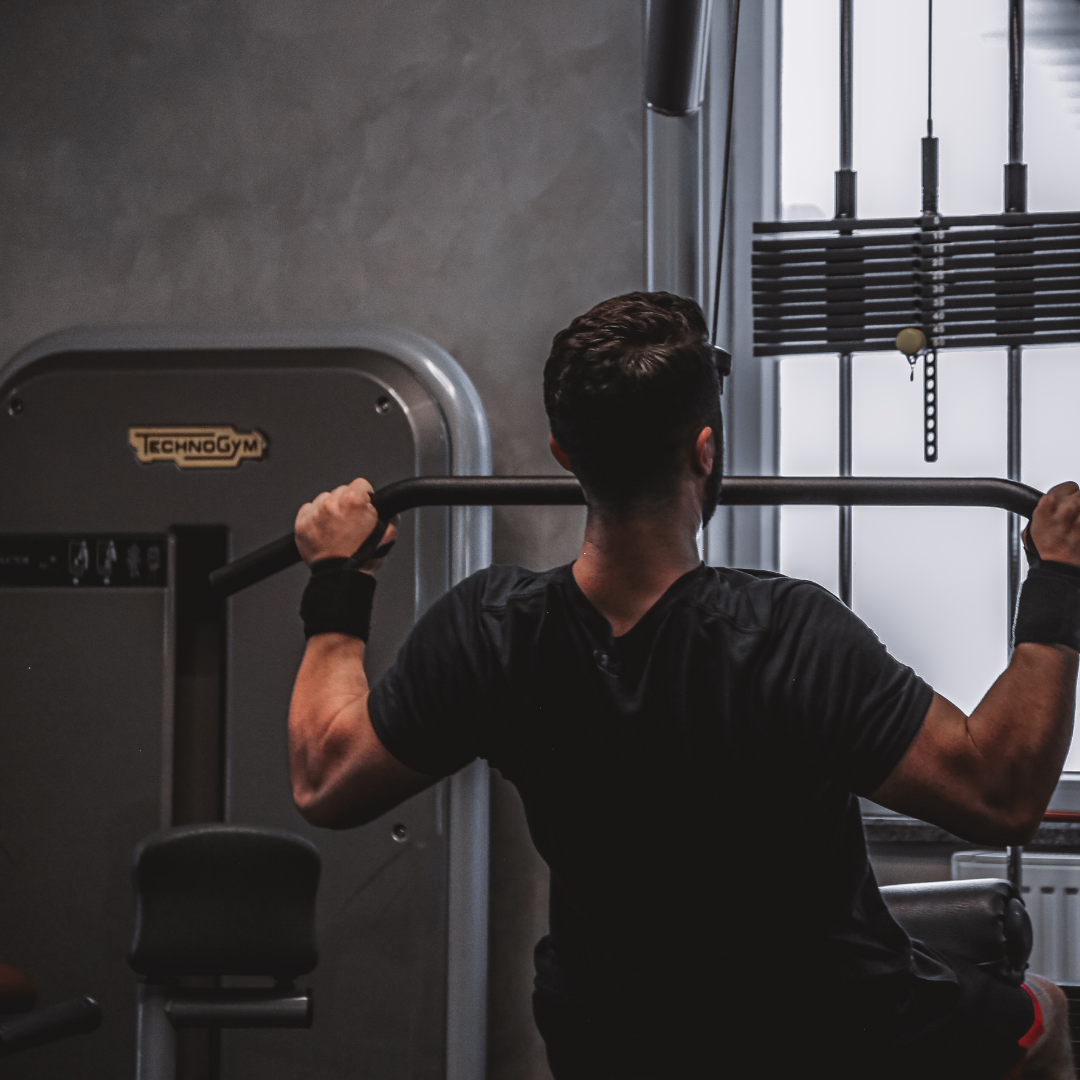 Hypertrophy vs Strength Training: What’s the Difference and Which Is Better for Your Goals?